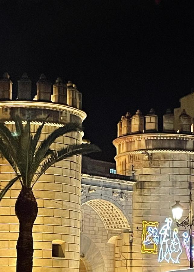 Alojamientos Puerta Palma Con Vistas Y Parking Бадахос Экстерьер фото