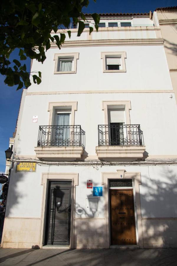 Alojamientos Puerta Palma Con Vistas Y Parking Бадахос Экстерьер фото